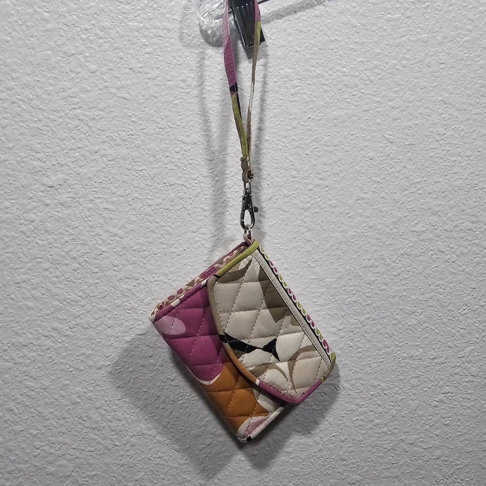 Vera‎ Bradley All In One Wristlet Wallet Plum Crazy Floral Quilted Cotton